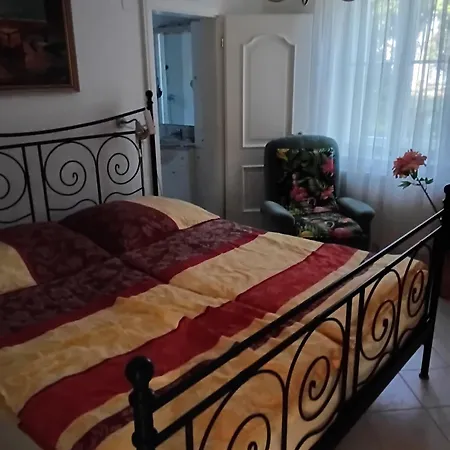 Gaestehaus Leutner Apartment Burgau