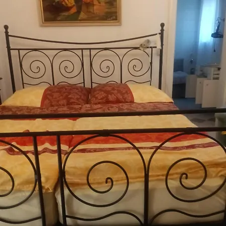 Gaestehaus Leutner Apartment Burgau